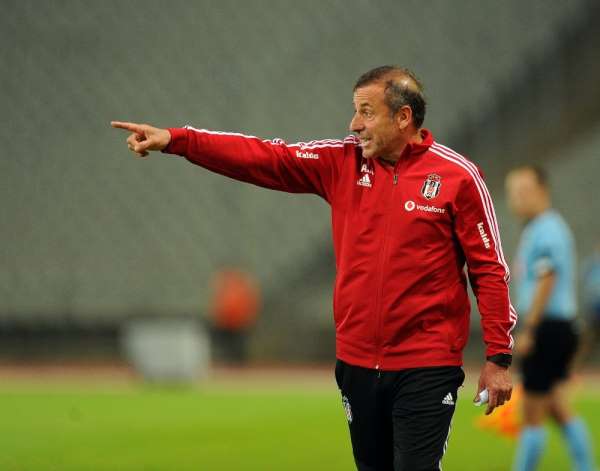 Beşiktaş, Panathinaikos ile berabere kaldı 