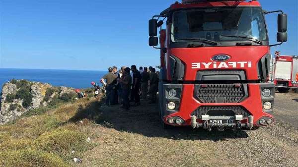 Sinop'ta yangına müdahale eden itfaiye personeli uçurumdan düştü