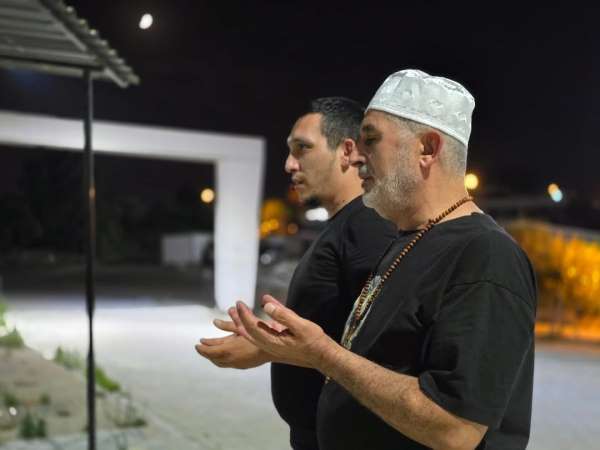 Hatay'da camilerde kuraklık, yangınlar ve şehitler için dua edildi