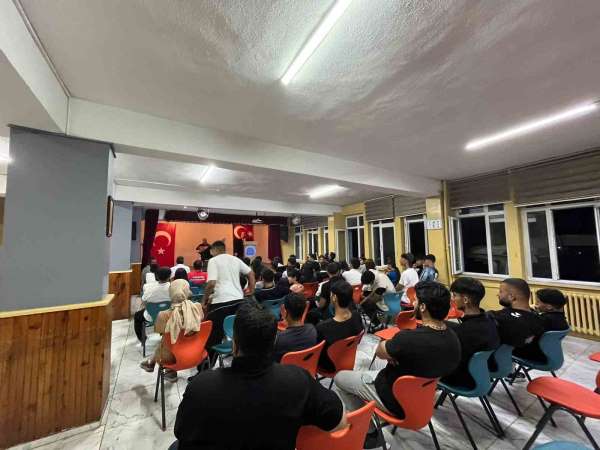 Akyaka'da rafting sporcularına aşık geleneğiyle unutulmaz gece