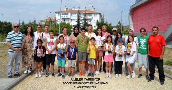 Bir ilk oldu aileler 'Bocce Petank' yarmas yapt
