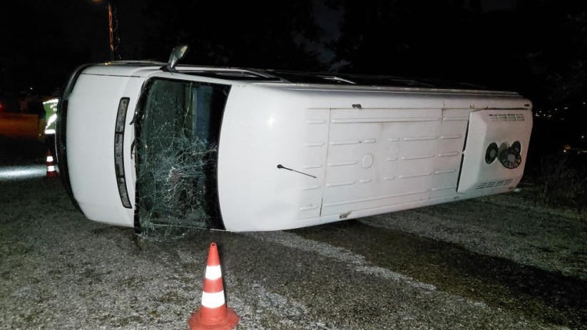 Samsun'da fındık işçilerini taşıyan minibüs devrildi: 18 yaralı