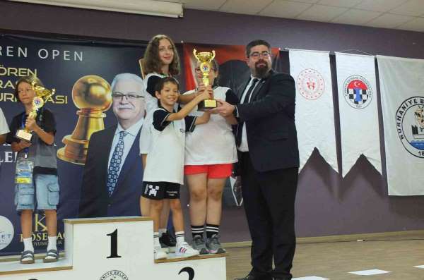 Balıkesir'de Burhaniye Ören Uluslararası Açık Satranç Turnuvası sona erdi