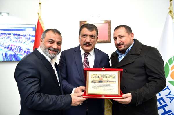 Şire pazarı esnaflarından Başkan Gürkan'a teşekkür ziyareti