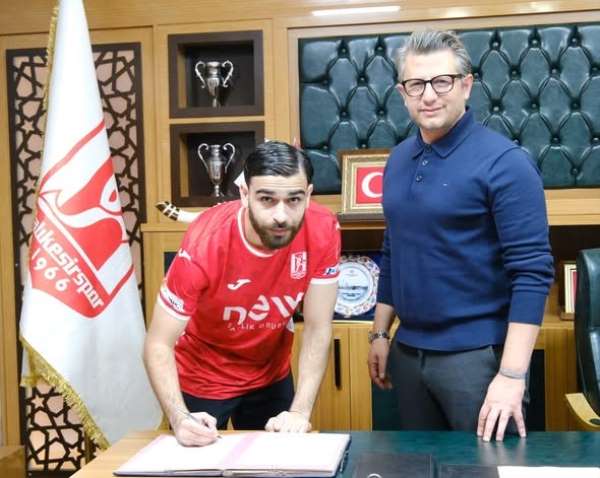 Balıkesirspor Muhammed Resul Yıldırım ve Mehmet Emre Yar'a imza attırdı
