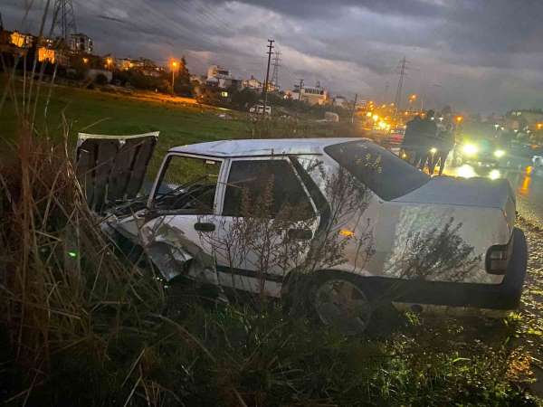 Serik'te iki otomobilin karıştığı kazada 1 kişi yaralandı