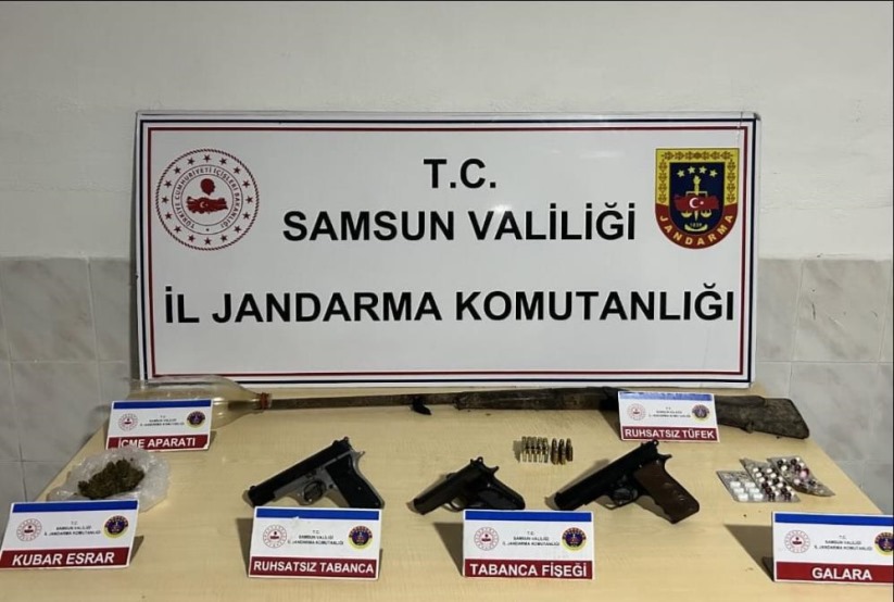 Samsun'da Jandarma, uyuşturucu ve silah ele geçirdi