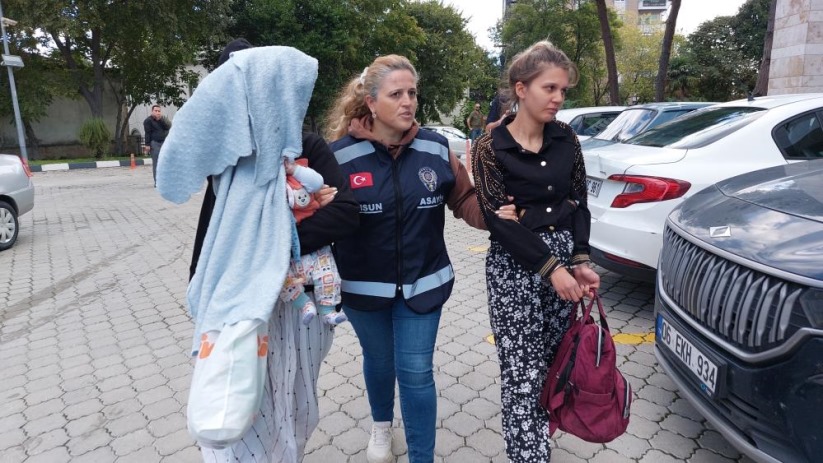 Samsun'da polisin evinden silah ve ziynet eşyası çalan 2 kadın tutuklandı