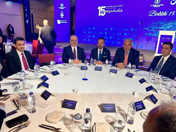 Bakan Ersoy: 'Dünyanın dört bir yanına yayılmış 7 milyon Türk diasporası var'