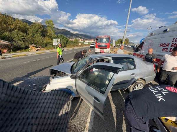 Edremit'te trafik kazası: 2 yaralı