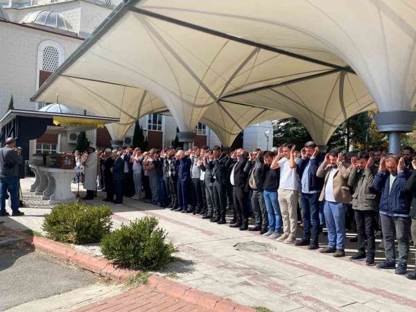 Kahramankazan'daki trafik kazasında hayatını kaybeden kardeşler son yolculuğuna uğurlandı