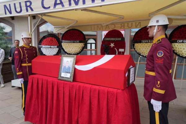 Şehit Uzm. Jandarma Çavuş Arif Özdemir son yolculuğuna uğurlanıyor