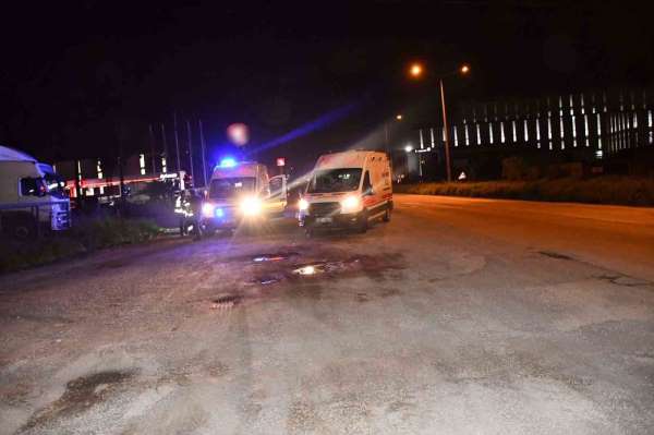 45 günlük evli çiftin yaşadığı kazada kafasından darbe alan koca ağır yaralandı