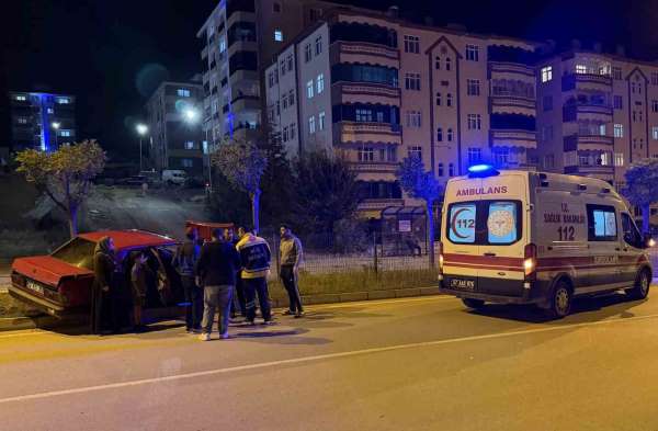 Sinop'ta otomobil ağaca çarptı: 1 yaralı