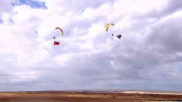 TEKNOFEST'te paramotor gösterisi