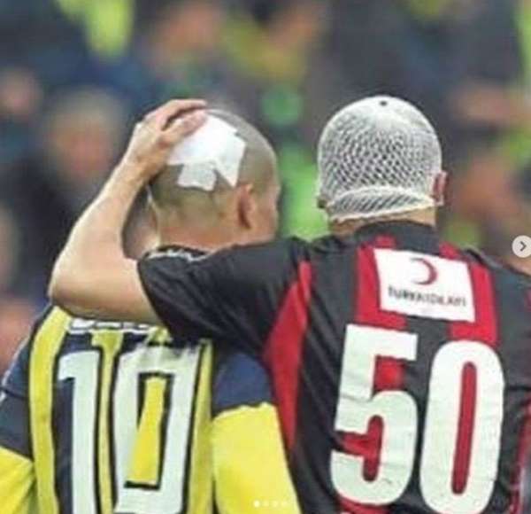 Alex de Souza'dan Hürriyet Gücer'e 'sarı kart'