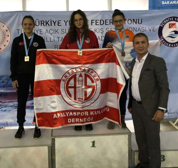 Antalya'dan 18 yüzücü milli takımda 