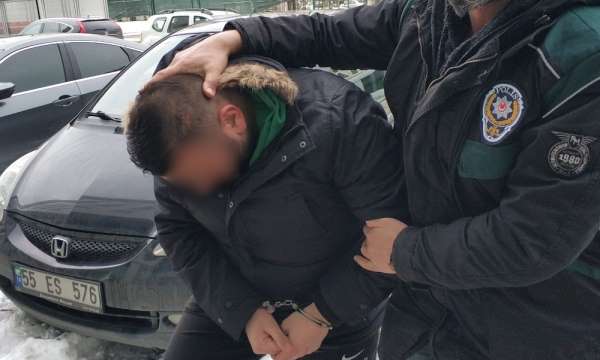 Eroin ve kokain ile yakalanan genç tutuklandı 