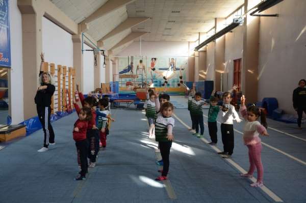 Manisalı çocuklardan cimnastiğe büyük ilgi