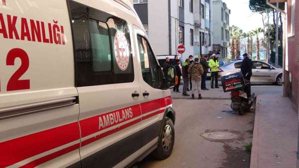 Sinop'ta otomobille çarpışan motosikletli kurye yaralandı