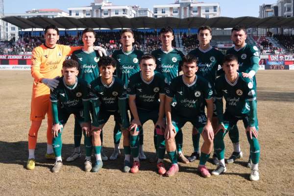 Karadeniz'in köklü takımlarından Giresunspor'un önlenemeyen düşüşü devam ediyor