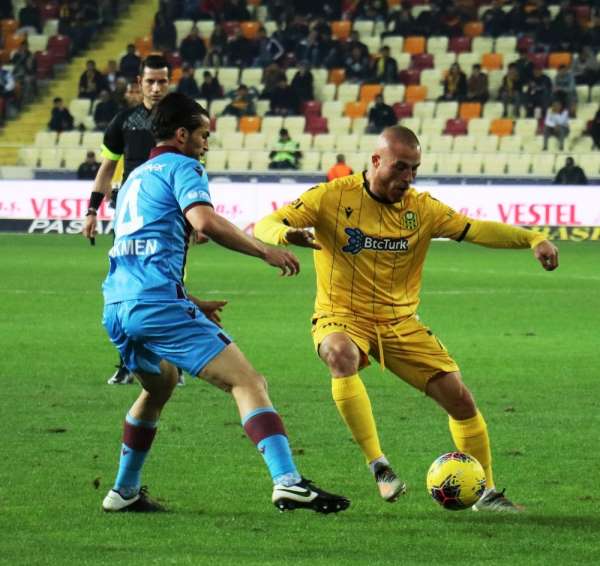 Süper Lig: Yeni Malatyaspor: 1 - Trabzonspor: 2 (İlk yarı) 
