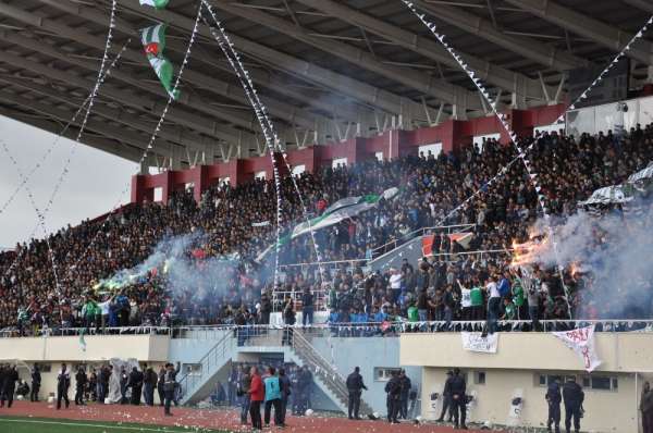 Karslı taraftarlardan siyasiler ve bürokratlara çağrı! 