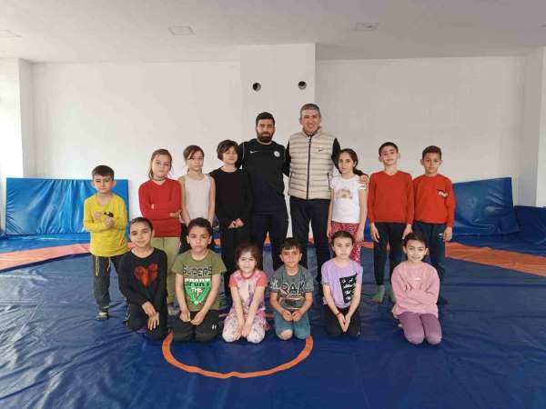 Sarıgöl'de cimnastik kursuna yoğun ilgi