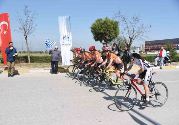 Yunusemre'de bisikletçiler madalya için pedal çevirdi