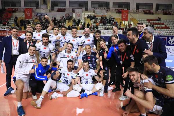 Erkekler AXA Kupa Voley'de ilk finalist Arkas Spor - Sivas haber
