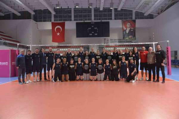 Genç voleybolcular Çukurova Belediyesi Spor Kulübü'nün misafiri oldu