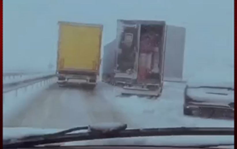Havza-Kavak arasında araçlar mahsur kaldı!