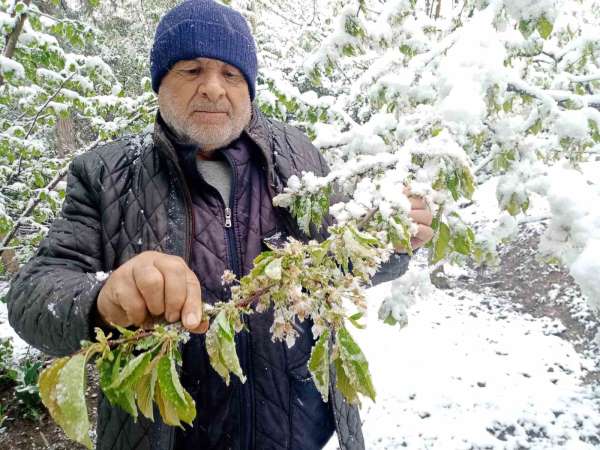 Amasya'da kardan 63 köy yolu ulaşıma kapandı
