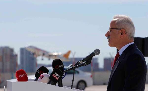 Bakan Uraloğlu: '23 yılda dünya nüfusunun neredeyse yarısı kadarını uçurduk'