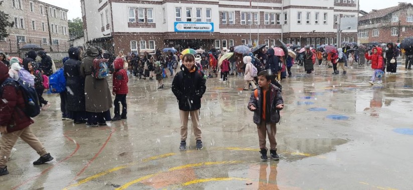 Samsun'un yüksek kesimlerine kar yağışı