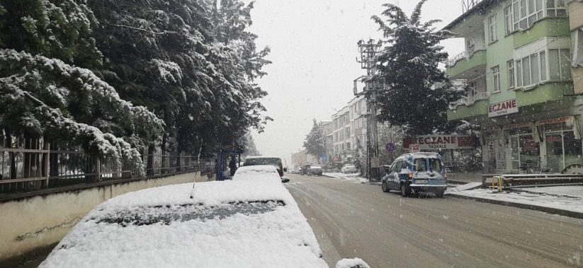 Samsun'un yüksek kesimlerine kar yağışı