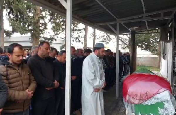 Kazada ölen Hatice'ye tabutunun üzerine konulan gelinlikle veda