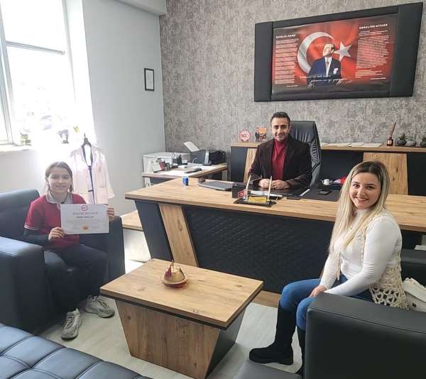 Ortaokul öğrencisinin 'bağımsızlık' şiiri ilçe 1.'si oldu