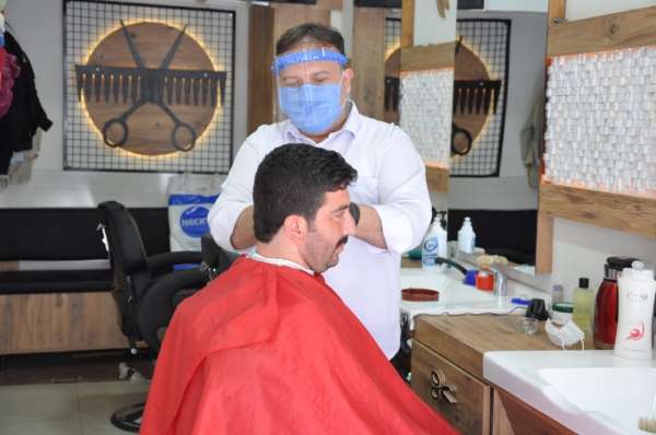 Berber ve kuaförlerde randevulu çalışma heyecanı