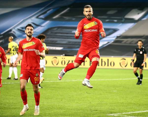 Adem Büyük'ün 15 golünün 9'u penaltıdan