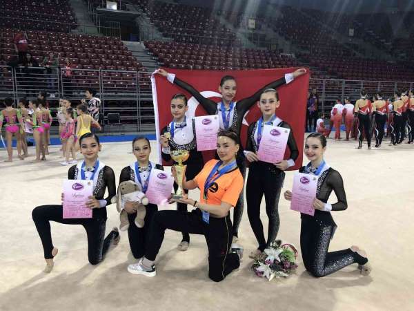 İstanbul Şavkar Kulübü Estetik Cimnastik Takımı, Bulgaristan'dan altın madalya ile döndü - İstanbul haber
