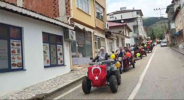 Alpaslan köyünde kadınlardan elektrikli motorlarla 'Anneler Günü' konvoyu