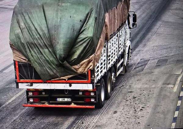 Çanakkale'de 8 kişinin hayatını kaybettiği kazada kamyonun yükünü kurallara uygun taşıdığı belirlendi