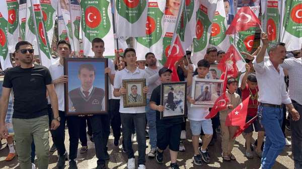 Reyhanlı saldırısında hayatını kaybeden 53 vatandaşa Anneler Günü'nde buruk anma