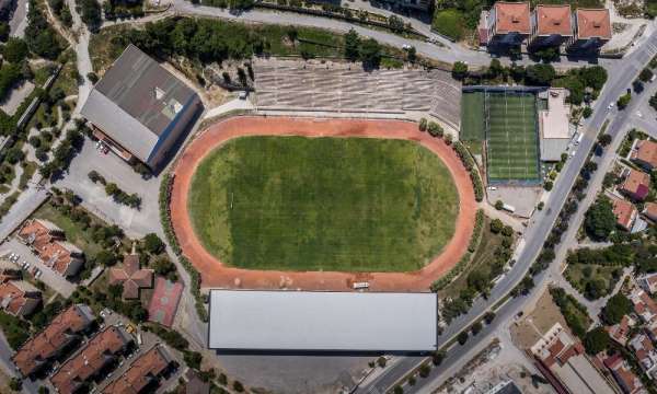 Kuşadası'nın emektar stadyumu Özer Türk, 30 yıl sonra yenilendi 