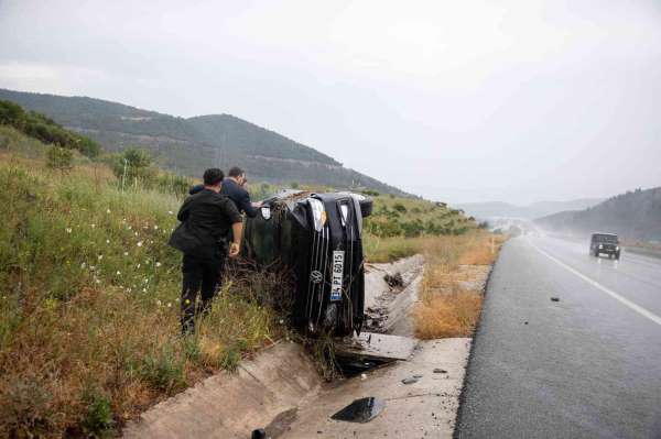 TBMM Başkanı Şentop'un korumalarının bulunduğu araç kaza yaptı