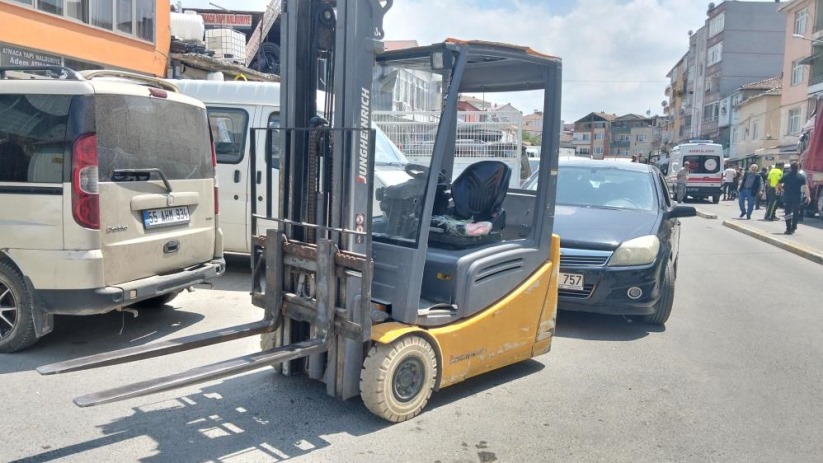 Samsun'da feci kaza: Forkliftin bıçağına çarpan motosiklet sürücüsü ağır yaralandı