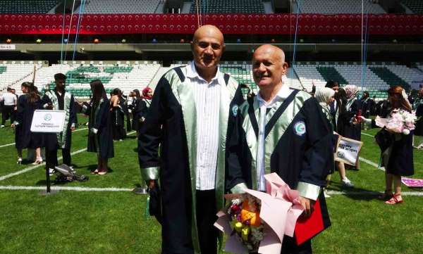 Giresun Üniversitesi'nin en dikkat çeken mezunları oldular: Biri 40 yıllık gazeteci, diğeri 5 çocuk babası fın