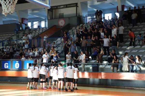 İnegöl Belediyespor U12 Kız Basketbol Takımı Bursa üçüncüsü oldu