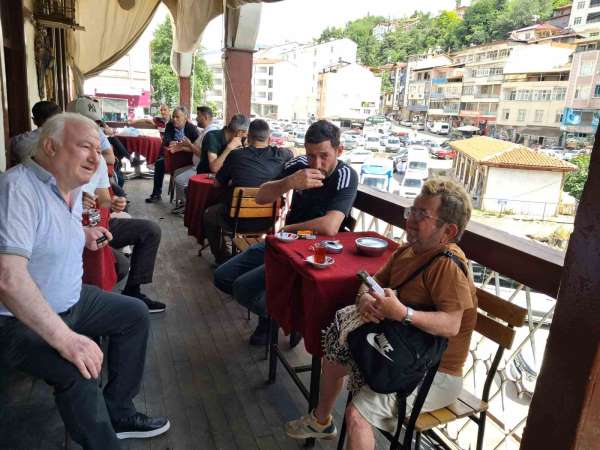 Niksar'da yaşayan 1 metrelik adam ilçenin neşe kaynağı oldu